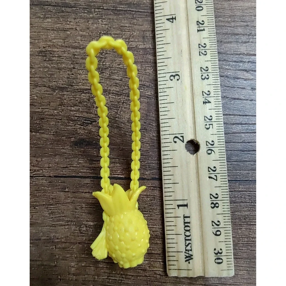 Barbie doll YELLOW PINEAPPLE SHAPED bag with handle  BARBIE PURSE ACCESSORY Z29